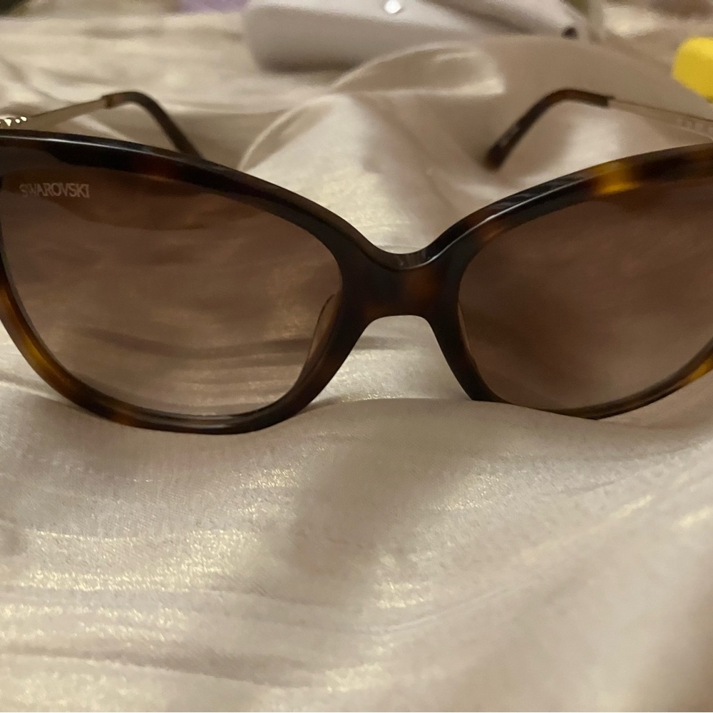 Swavoski Tortoise Shell Sunglasses - Picture 2 of 3